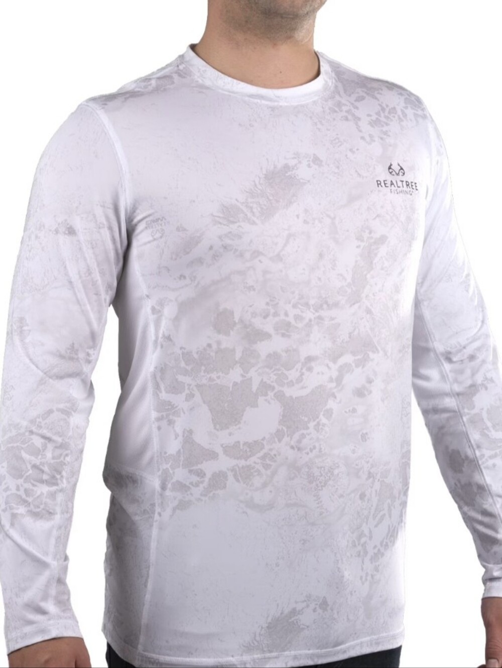 Realtree Wav3 Long Sleeve Fishing Shirt. UPF 30 Sun Protection. Size XL.
